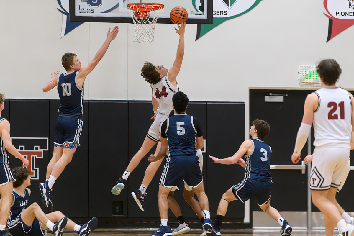 Tualatin Lake Oswego boys basketball Ken Waz 41
